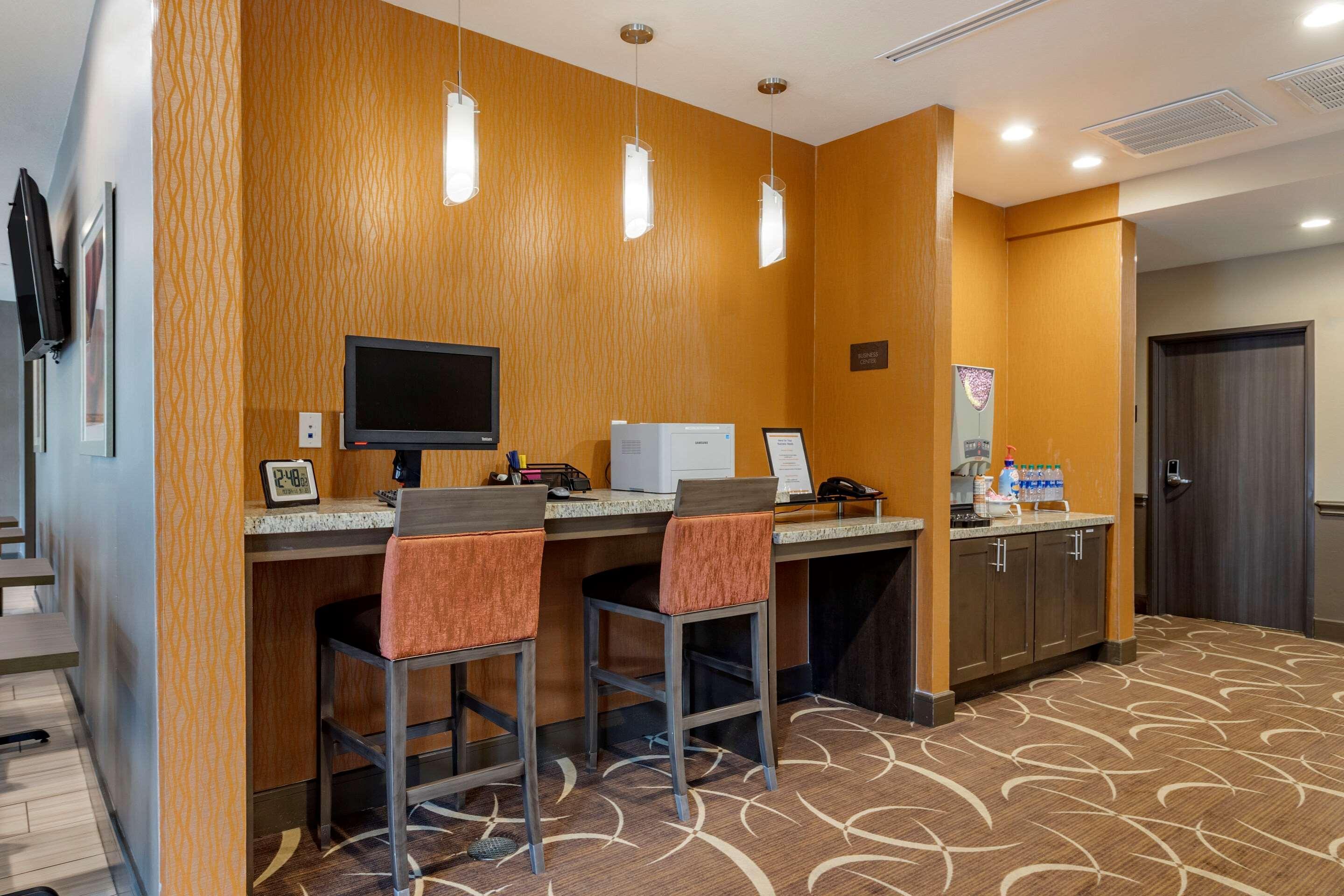 Comfort Suites Near Sam Houston Race Park Jersey Village Eksteriør billede